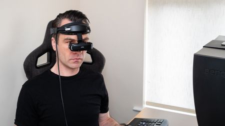 Person wearing a pair of Goovis Art smartglasses